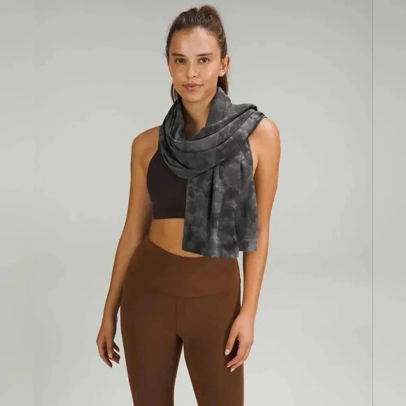 lululemon athletica Accessories - Lululemon Customizable *Nulu Snap Scarf Diamond Dye Pitch Grey Graphite Grey NWT